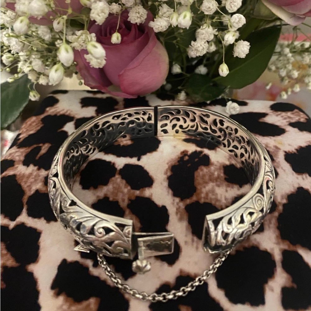 Silpada .925 Sterling Silver ‘Forever Stunning’ Bangle Bracelet B1829 -RETIRED-
